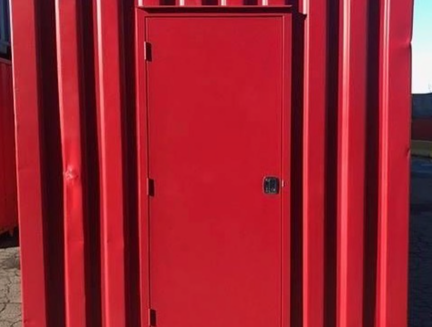 20FT SHIPPING CONTAINER WITH SHELVES