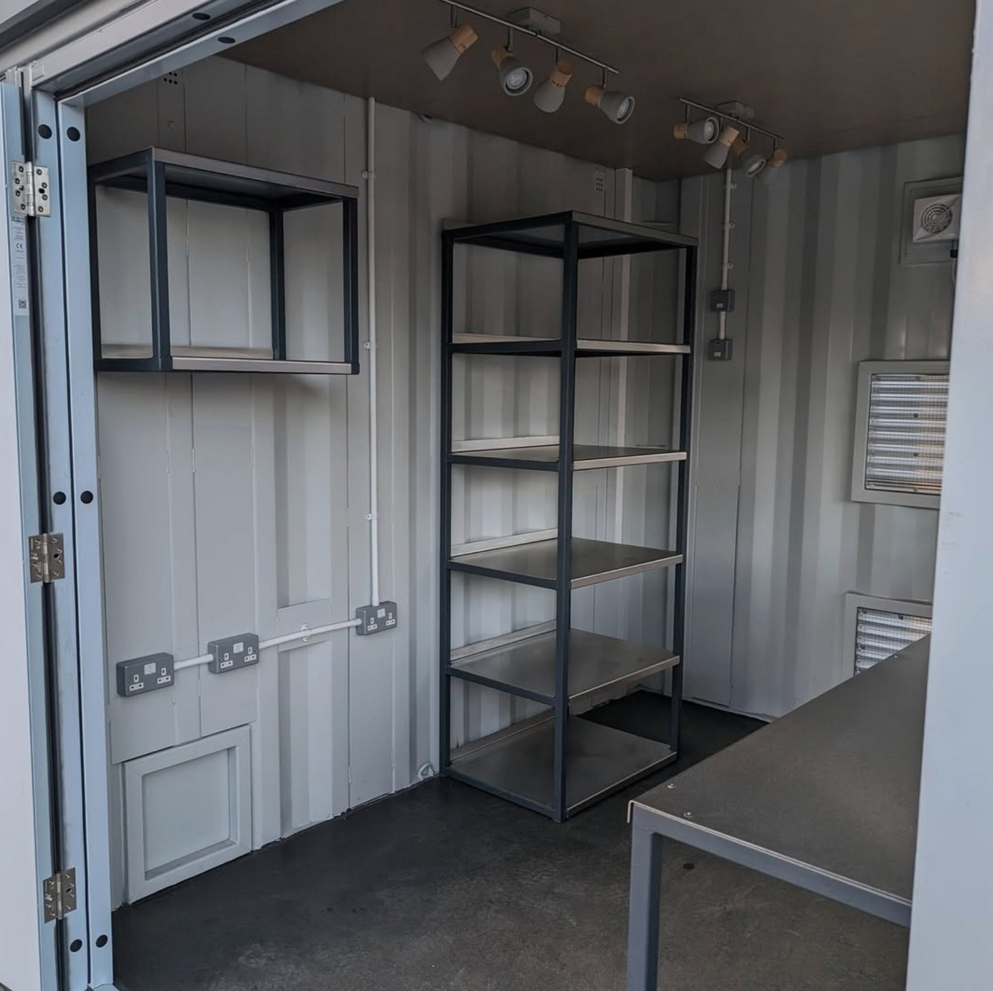 3M/10FT Shipping Container Kiosk